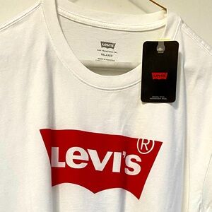 NWT Levi’s Logo Tee- Men’s Size Large
